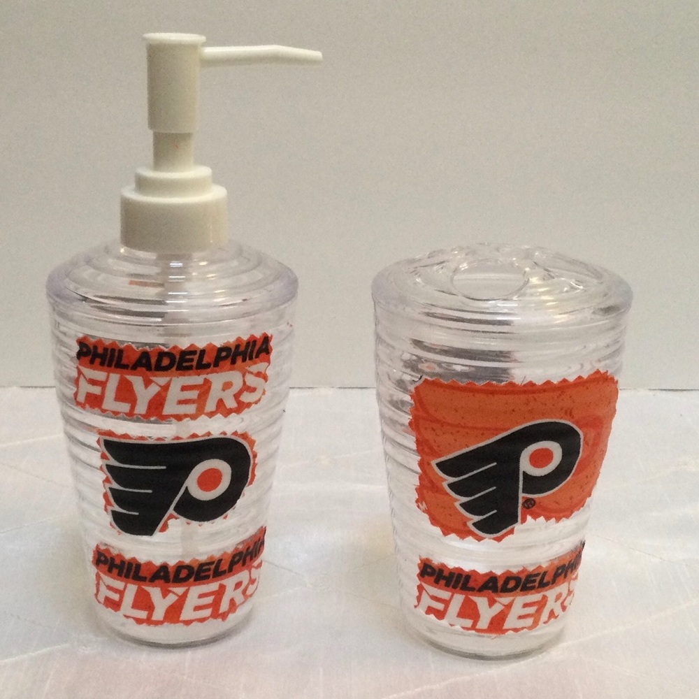 Philadelphia Flyers inspired soap dispenser set/toothbrush holder. 2pcs. New